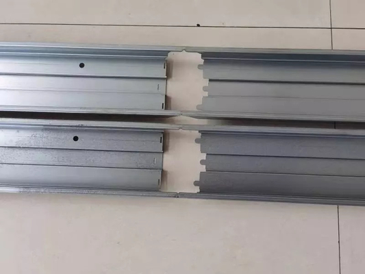4.5 kw 회전한 셔터 얇은 널빤지 롤 성형기 PLC 컨버터